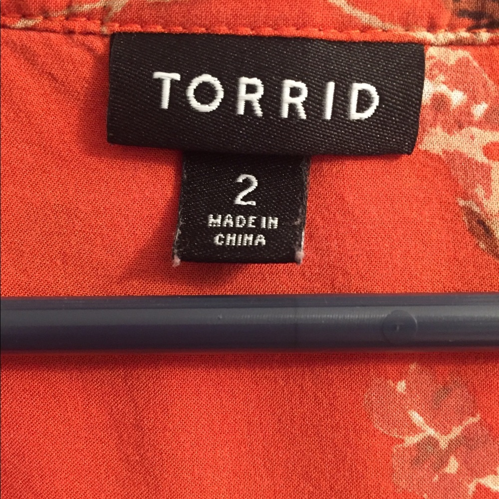 Torrid Coral Floral Button-Front Blouse - Picture 2 of 3